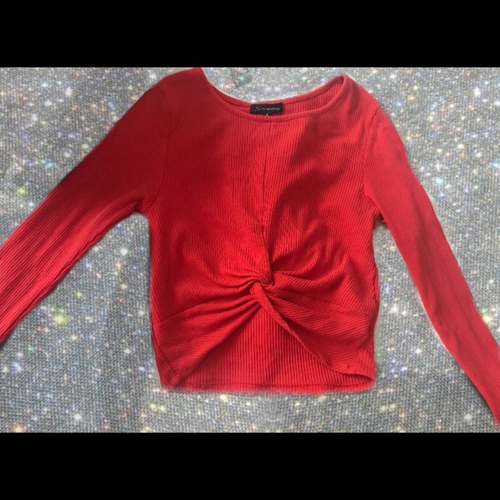 Long sleeve red Knot T-shirt